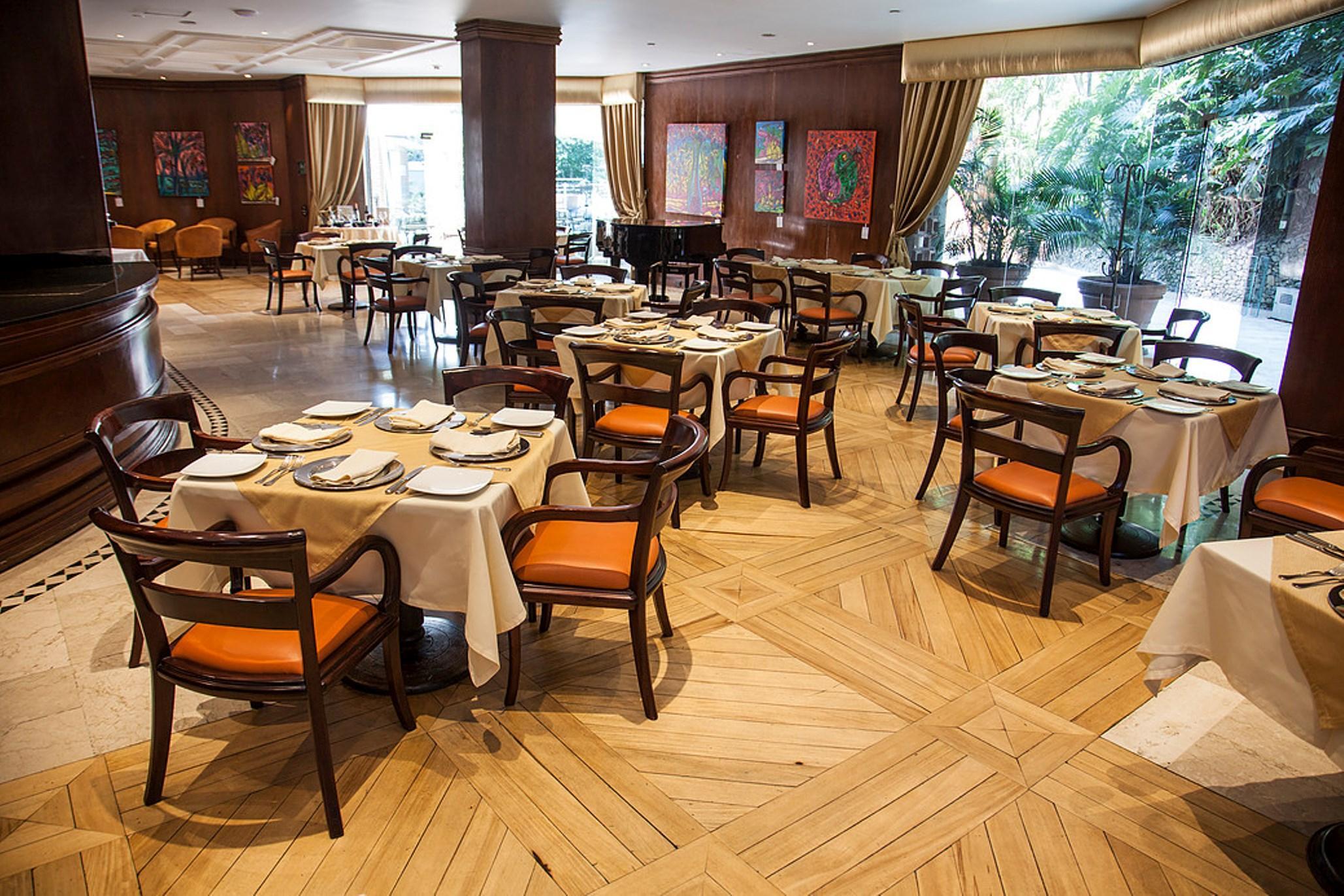 Hotel Dann Carlton Belfort מדיין מראה חיצוני תמונה The restaurant