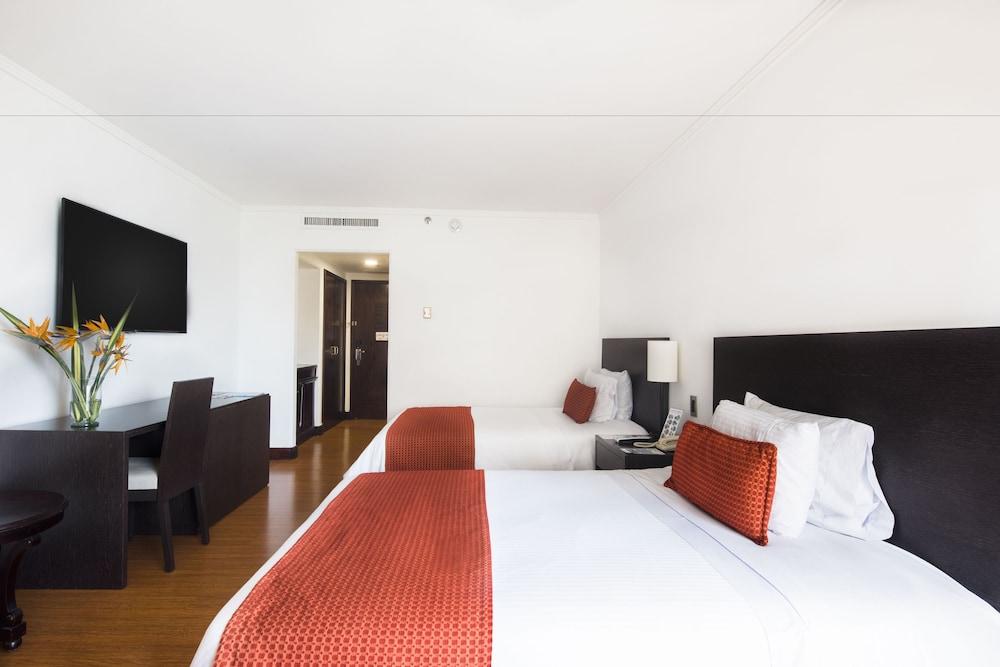 Hotel Dann Carlton Belfort מדיין מראה חיצוני תמונה A room at the hotel