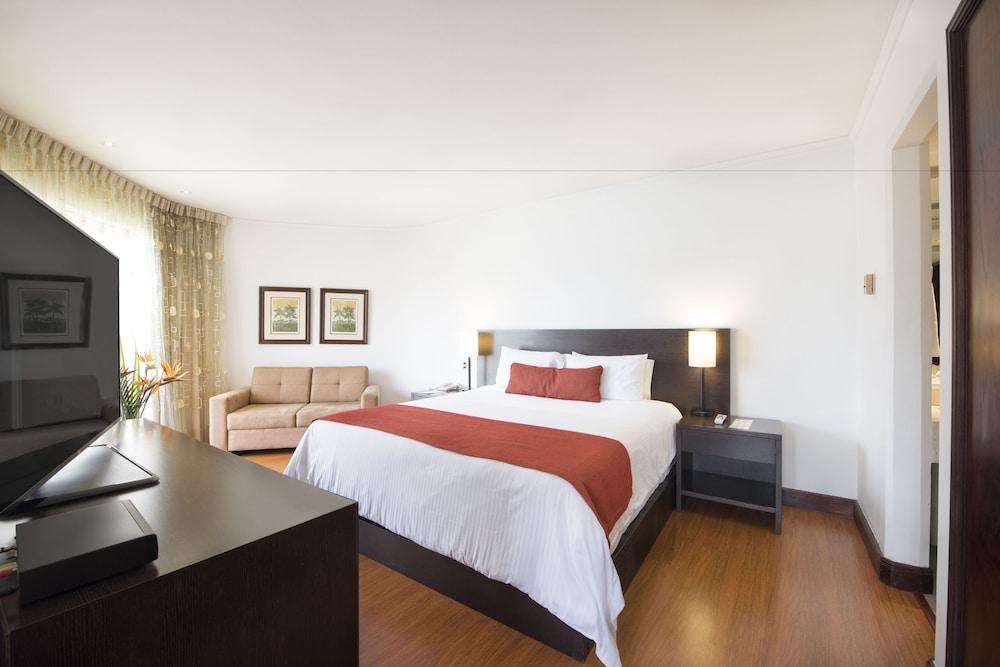 Hotel Dann Carlton Belfort מדיין מראה חיצוני תמונה A typical hotel room