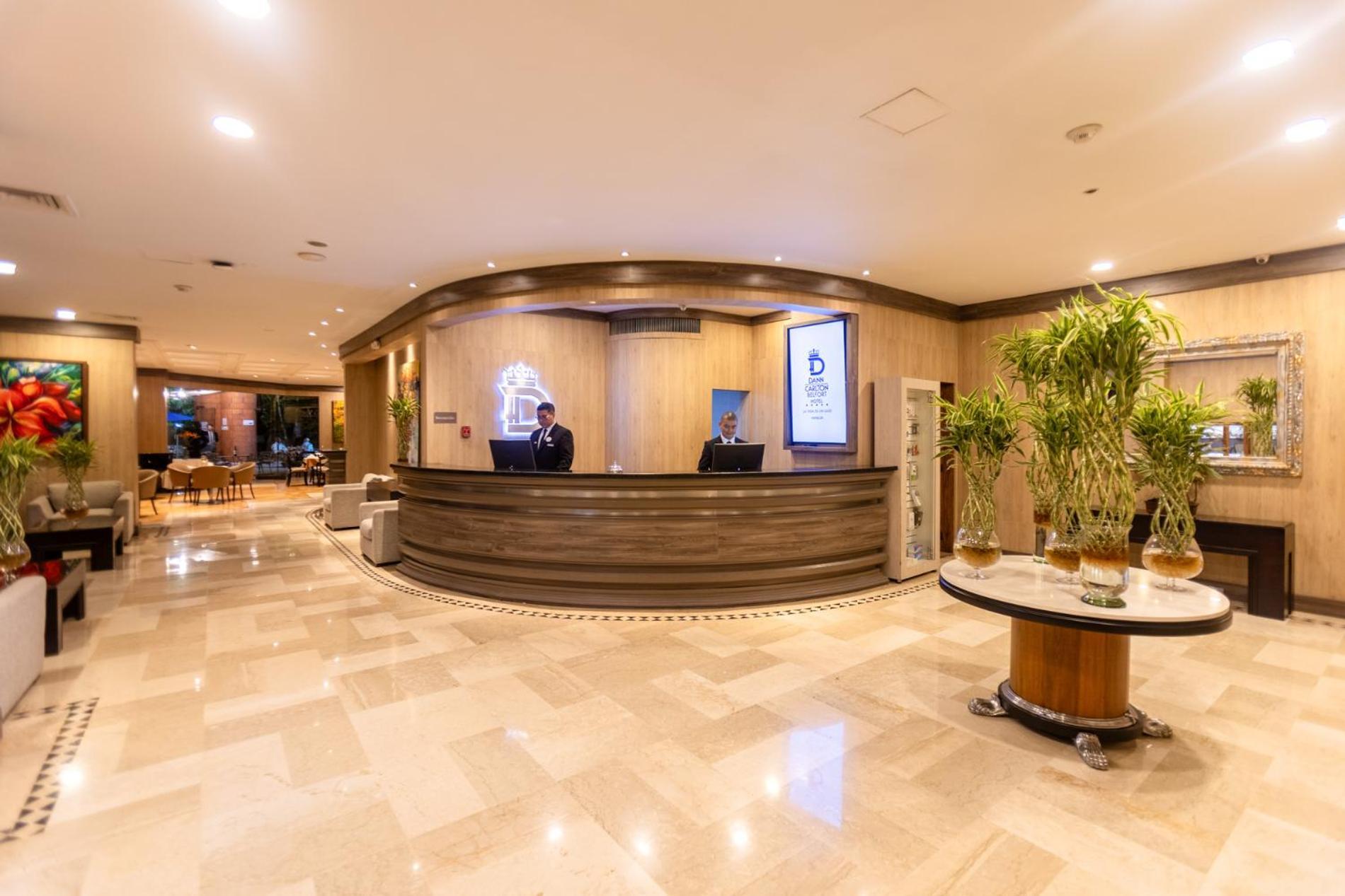 Hotel Dann Carlton Belfort מדיין מראה חיצוני תמונה Lobby