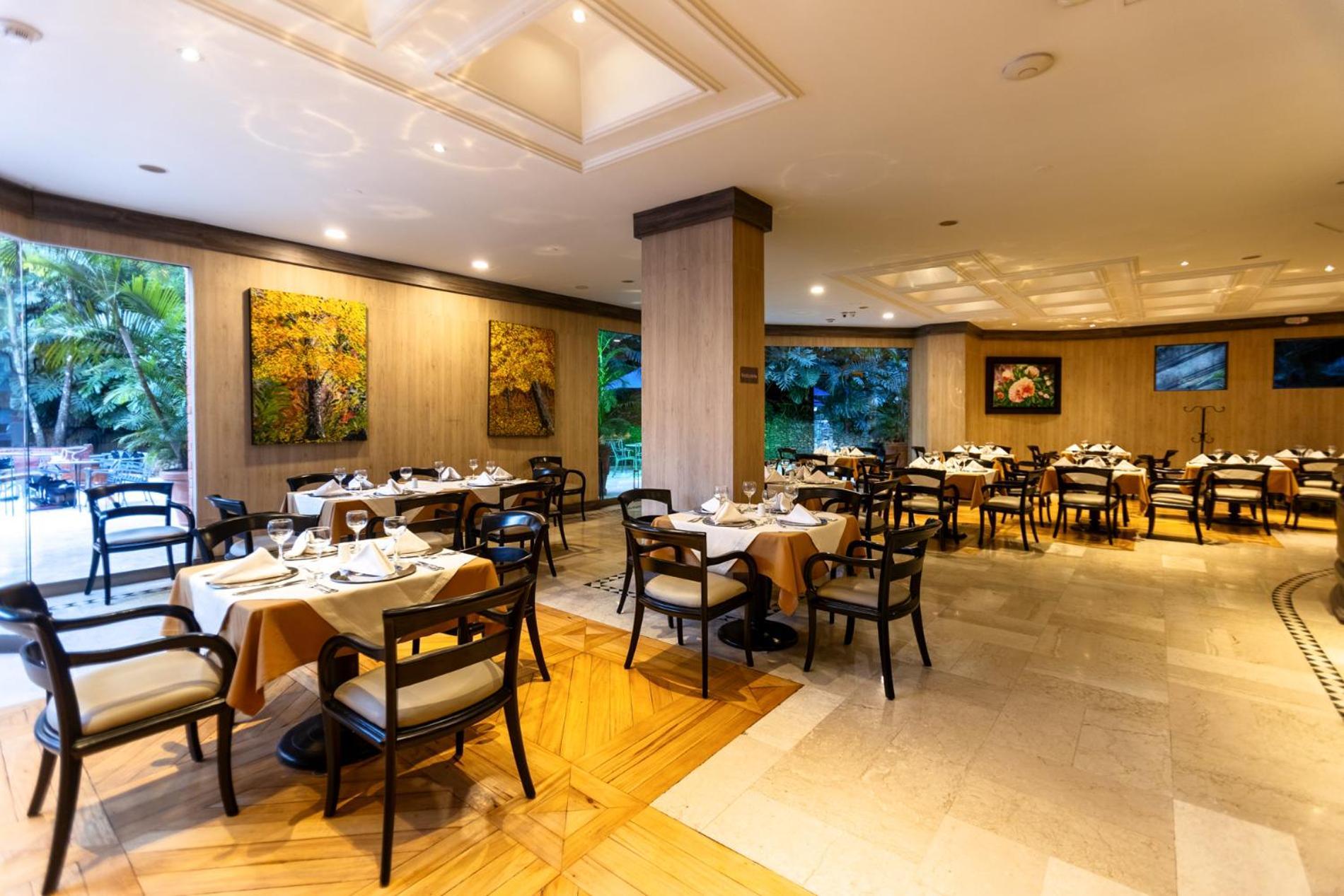 Hotel Dann Carlton Belfort מדיין מראה חיצוני תמונה The restaurant