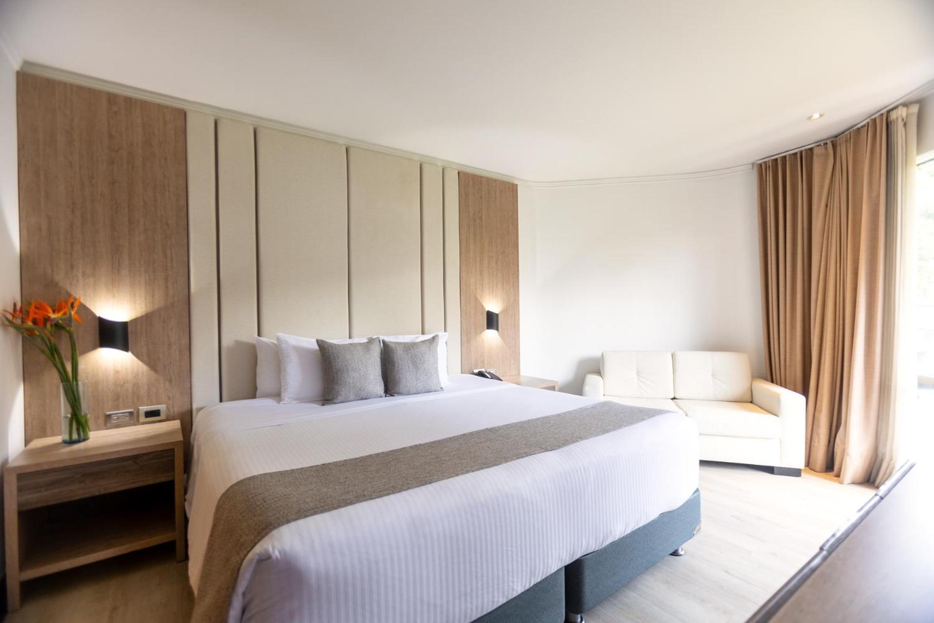 Hotel Dann Carlton Belfort מדיין מראה חיצוני תמונה A bedroom at the hotel