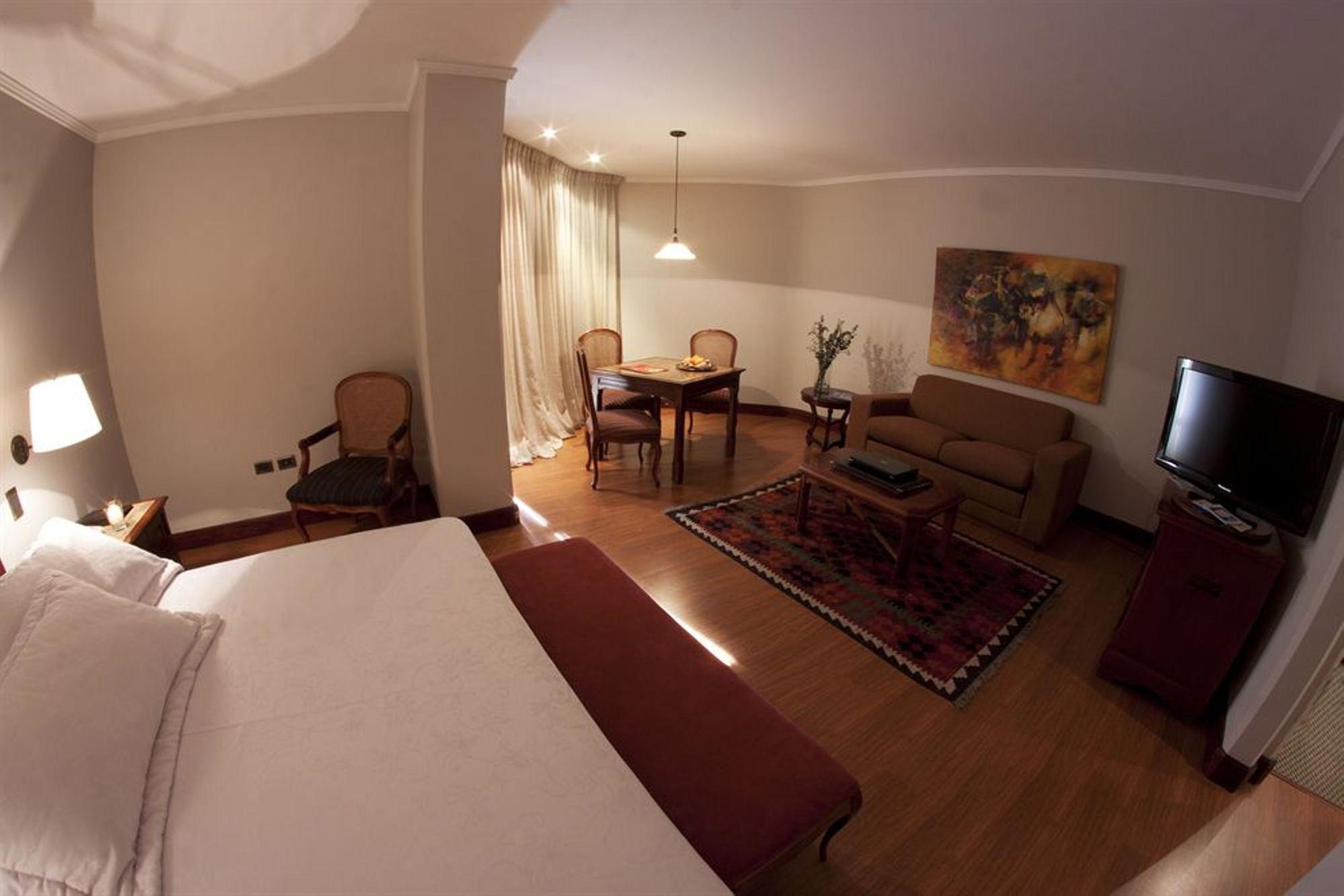 Hotel Dann Carlton Belfort מדיין מראה חיצוני תמונה A room at the hotel