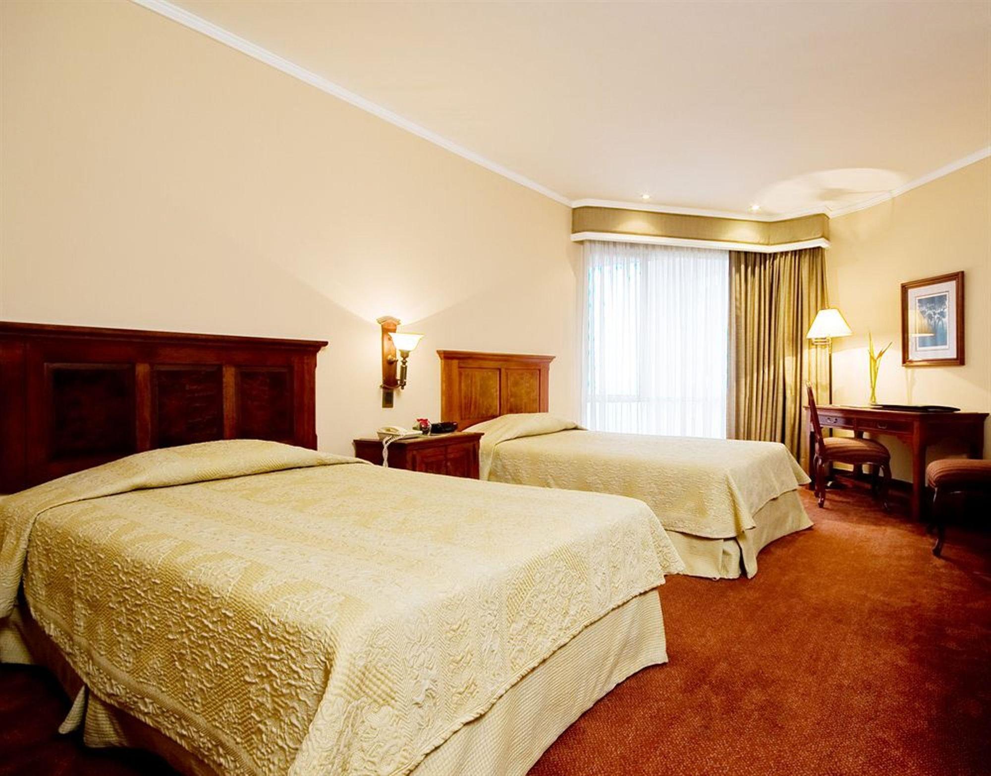 Hotel Dann Carlton Belfort מדיין מראה חיצוני תמונה A room at the hotel