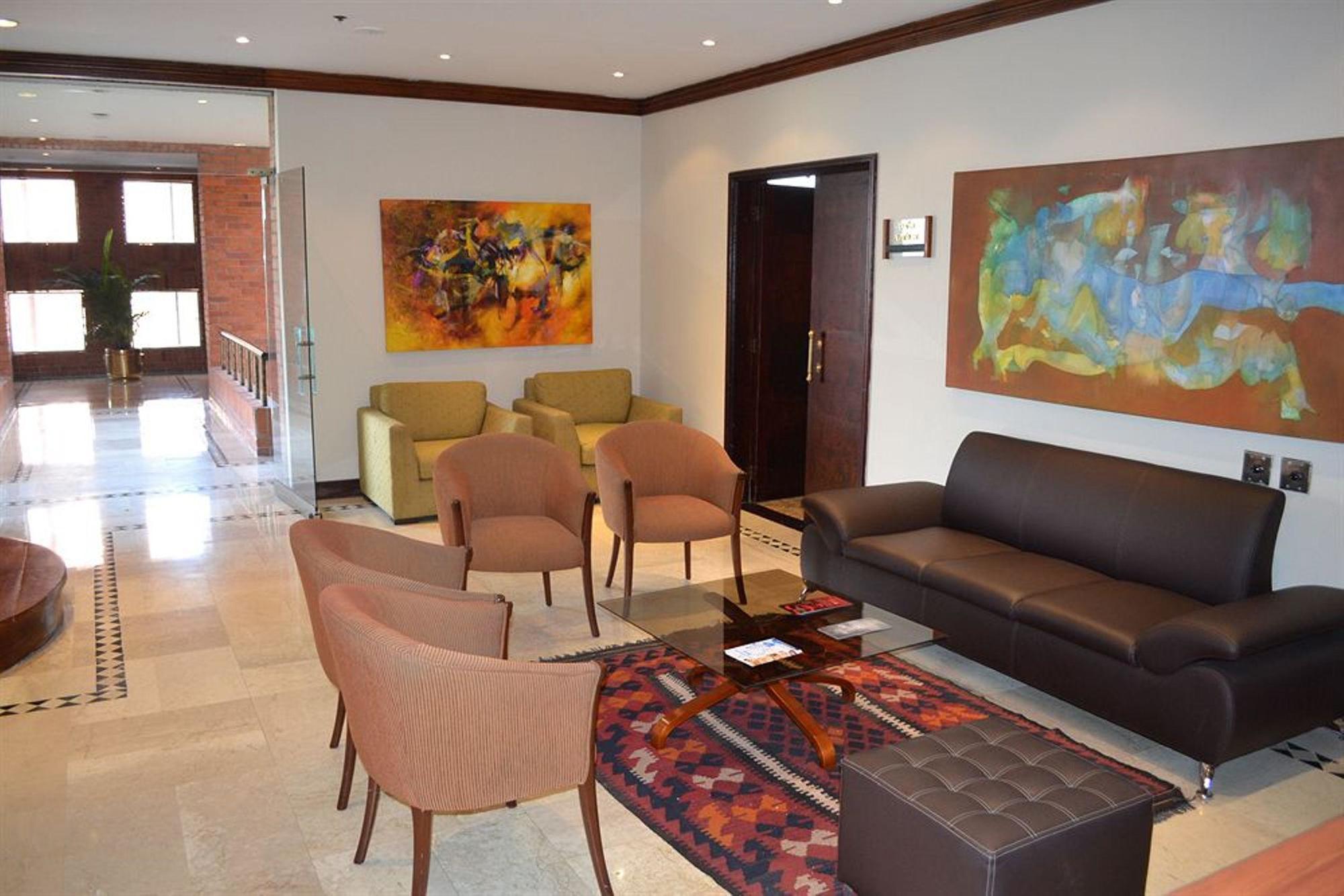 Hotel Dann Carlton Belfort מדיין מראה חיצוני תמונה The lobby of the hotel